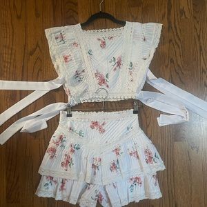 Never worn adorable durable set